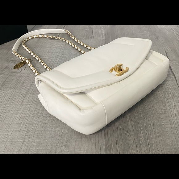 Rare❣️Chanel 2019 puffy flap chain crossbody bag - Picture 5 of 13